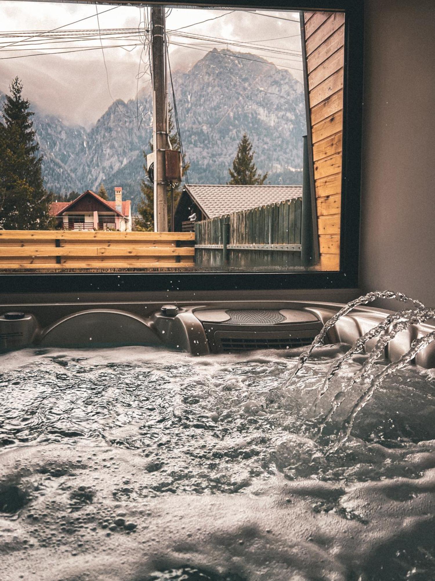 Moon Montana Буштени Экстерьер фото